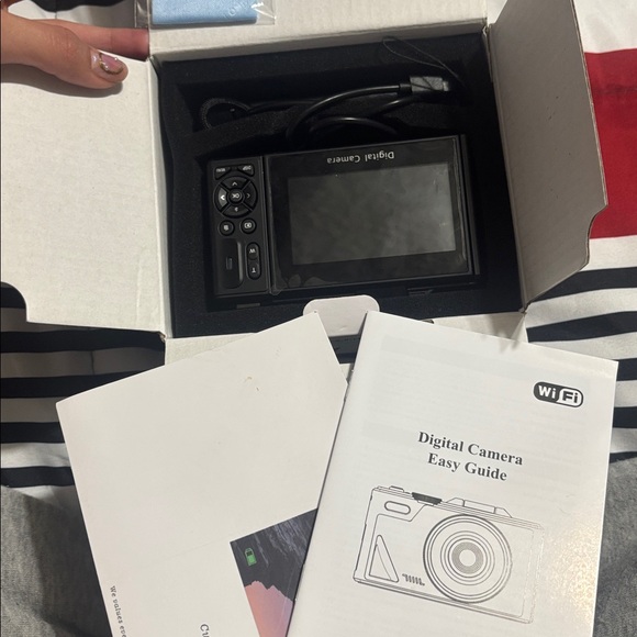 Digital Camera - Picture 6 of 13